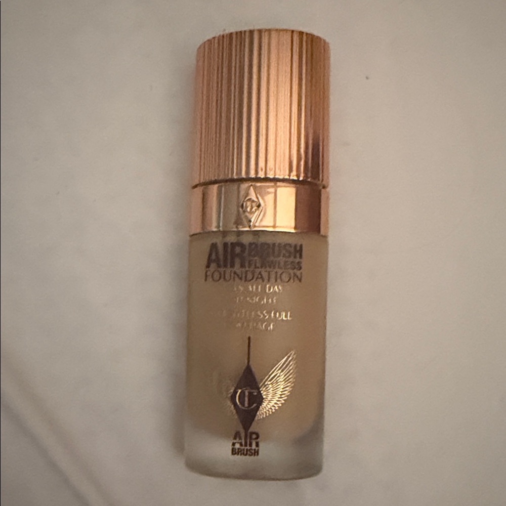 Charlotte Tilbury Airbrush Flawless Foundation - Cream